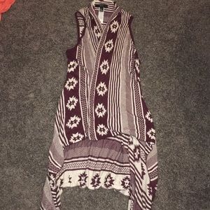 Long sleeveless patterned kimono